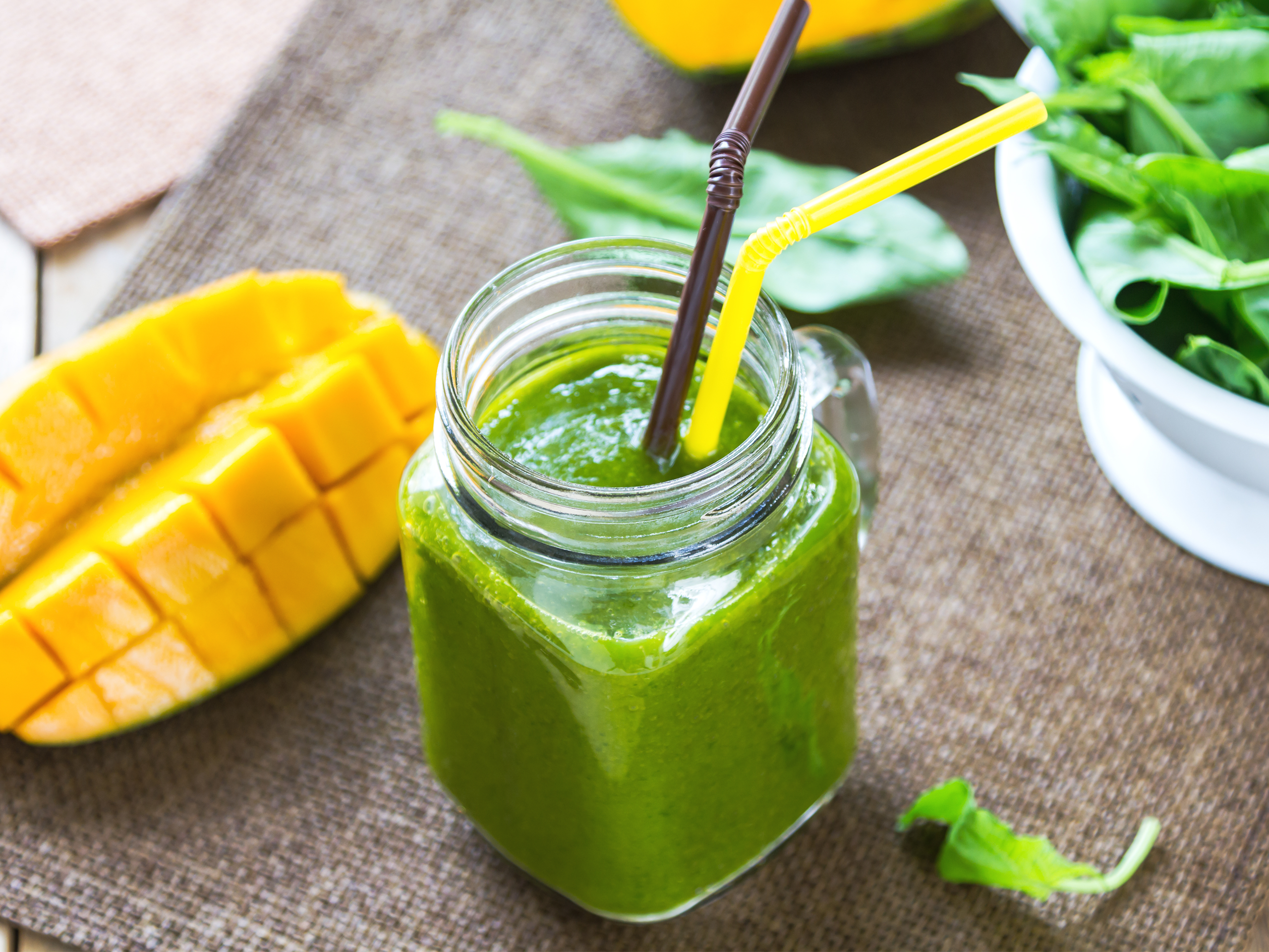 Spinach-mango-smoothie